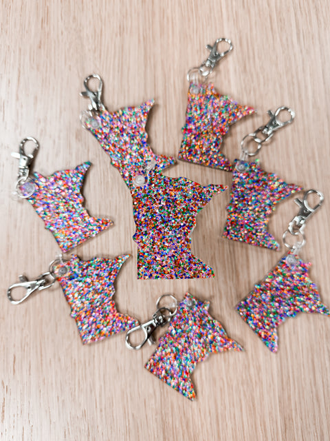 Minnesota Keychain - Candy Daisy Confetti