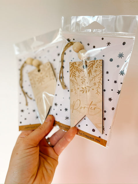 Christmas Stocking Name Tag | Leaves and Vines