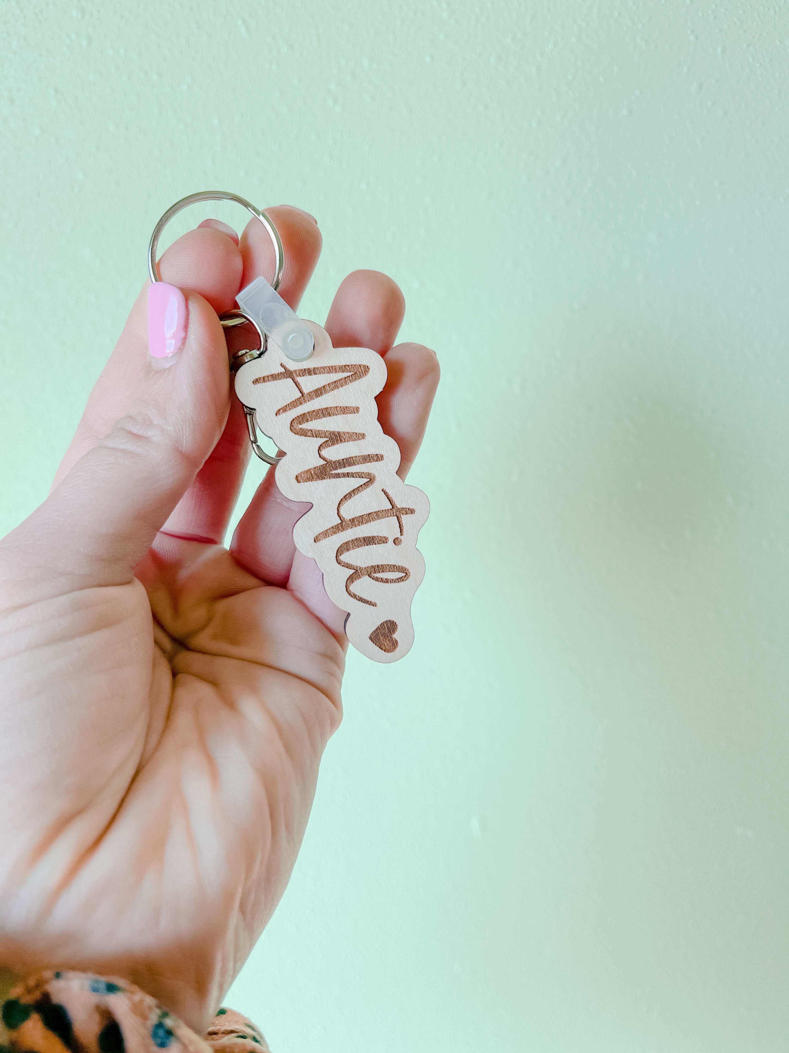 Keychain Cursive Auntie Cursive Outline Keychains – Johnson Livings